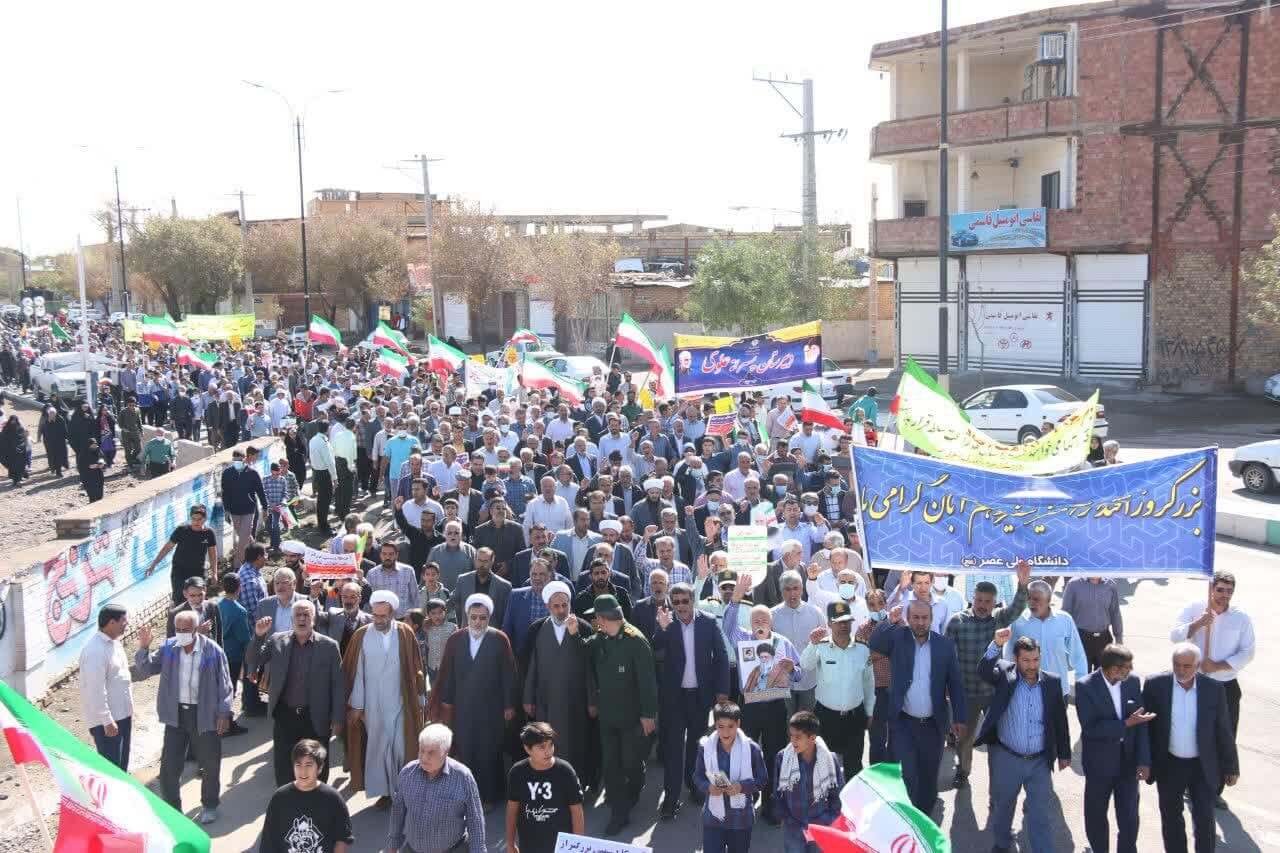 خروش انقلابی مردم رفسنجان در یوم‌الله ۱۳ آبان/ «زن، زندگی، آگاهی»+تصاویر