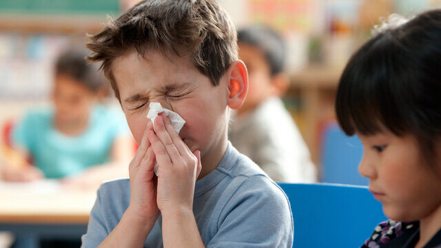 کودکان، بیشترین مبتلایان به آنفلوآنزا در رفسنجان/ یک مورد فوتی در انار