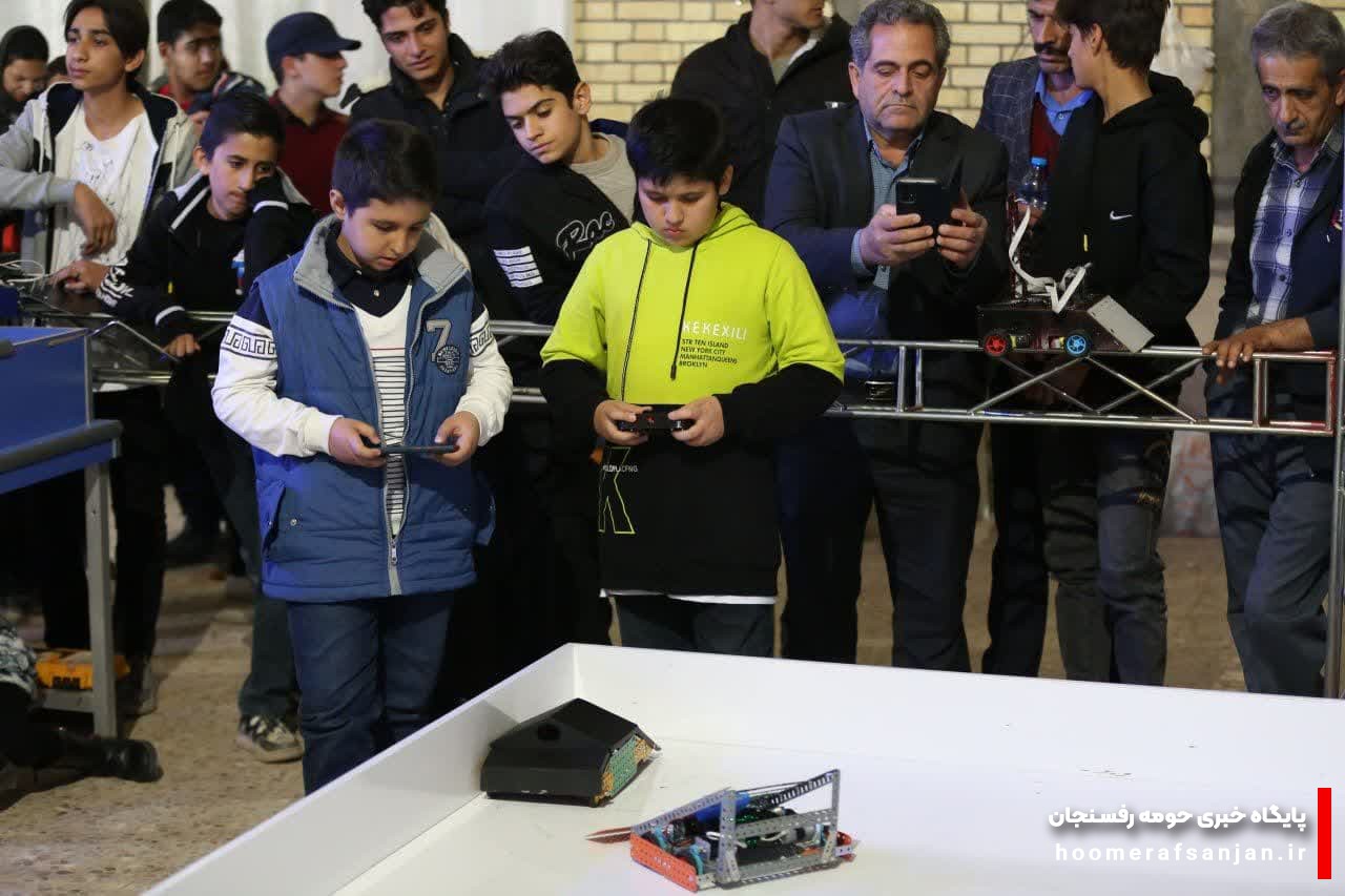 اولین دوره مسابقات «ربات جنگجو» در رفسنجان